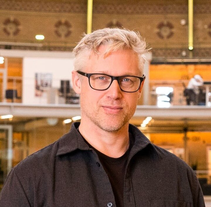 Portret van Stijn Schenk, oprichter van Inzicht Studio